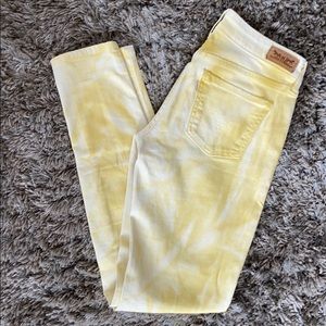 Levi’s Lady in Yellow NWOT